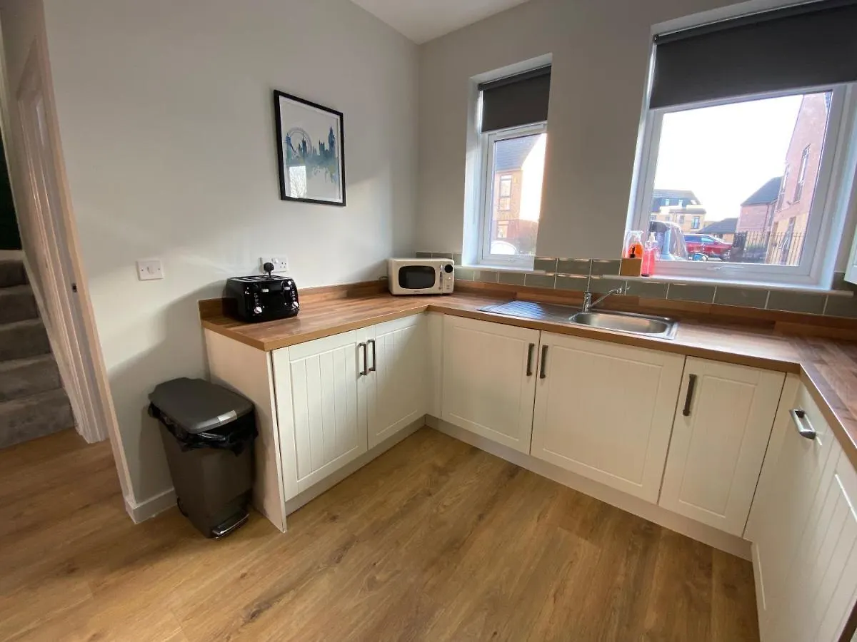 Heartswood Home Modern 3-Bedroom, Double Driveway Bentley  0*, Bentley (South Yorkshire)